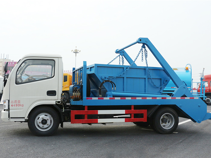 小多利卡摆臂垃圾车-5方