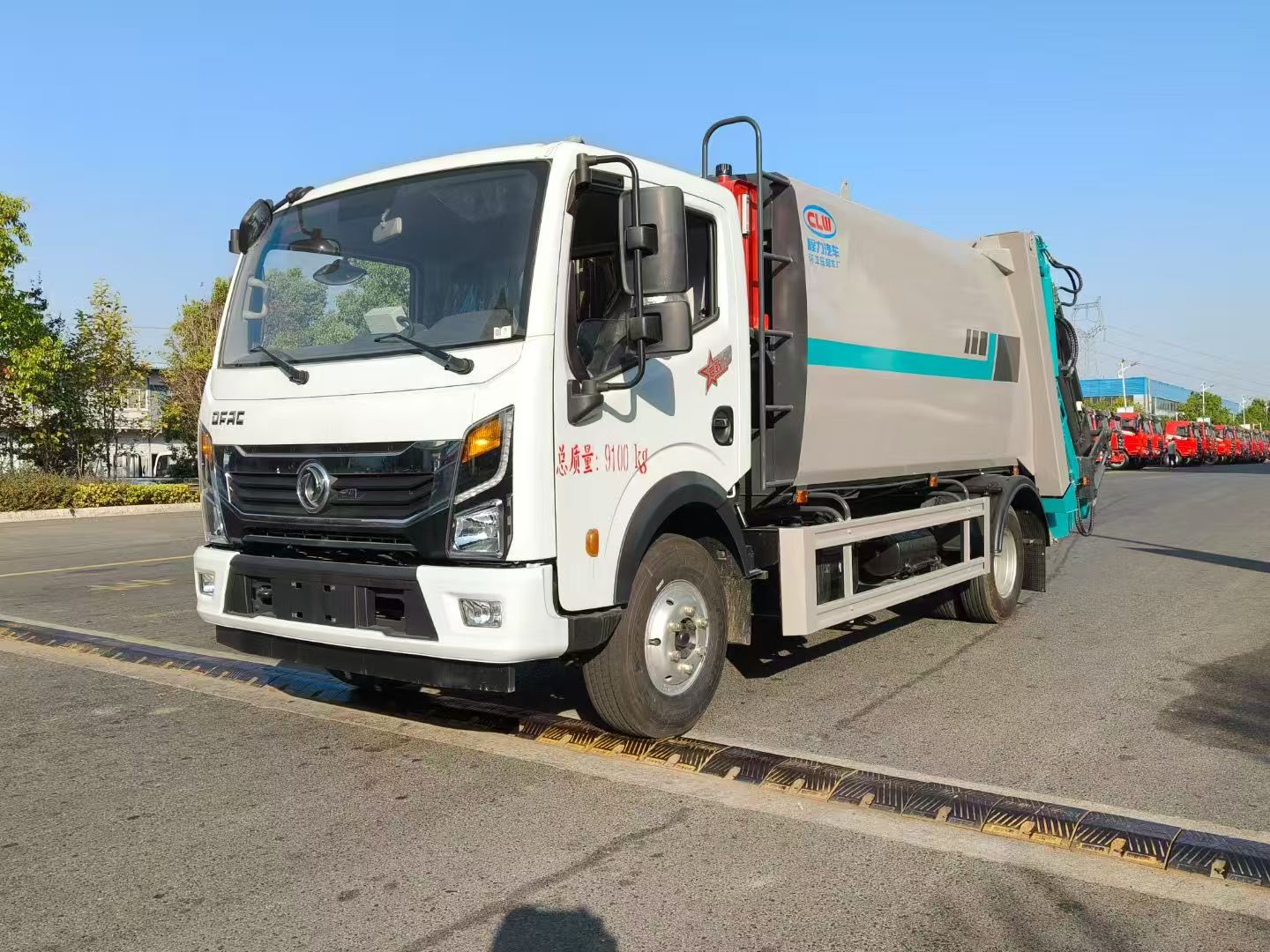 东风凯普特压缩式垃圾车