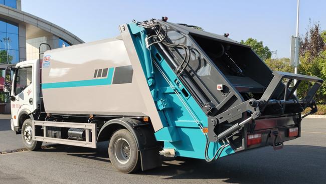 东风凯普特压缩式垃圾车