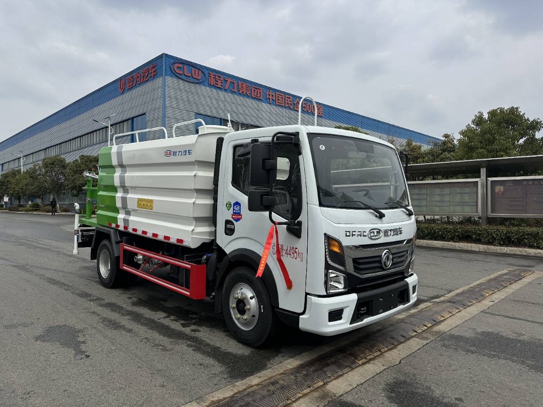 东风消毒洒水车