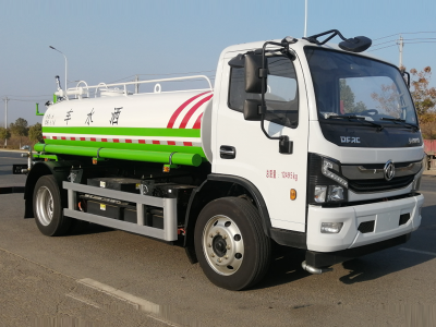 东风多利卡6.7方电动洒水车